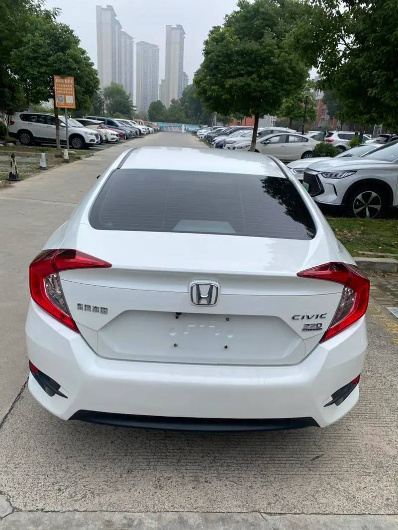 2019 Honda Civic thumbnail 5