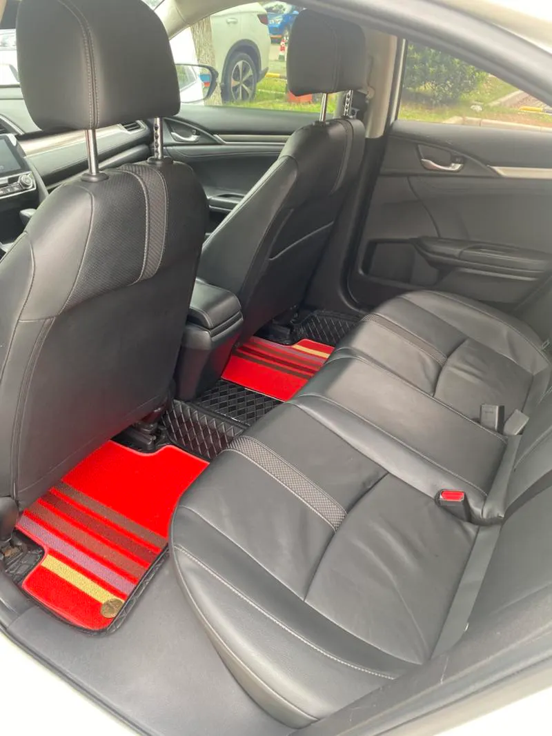 2019 Honda Civic thumbnail 8