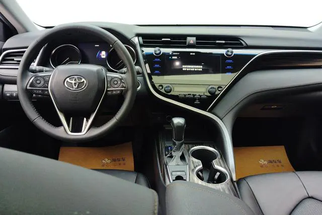 2019 Toyota Camry thumbnail 4