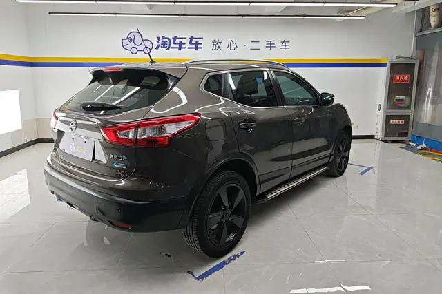 2017 Nissan Qashqai thumbnail 3
