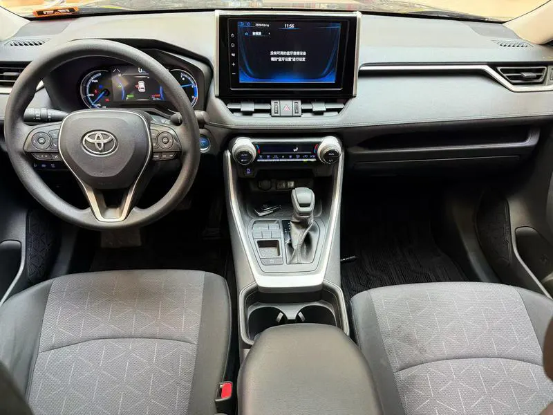 2020 Toyota RAV4 thumbnail 4