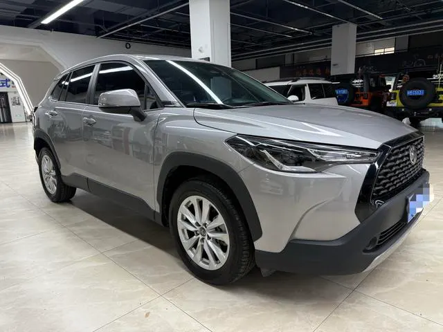 2023 Toyota Corolla Cross thumbnail 3
