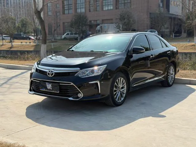 2016 Toyota Camry photo 1