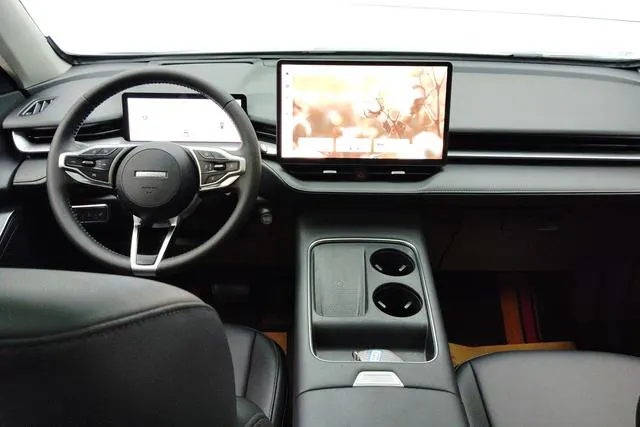 2024 Haval H6 thumbnail 4