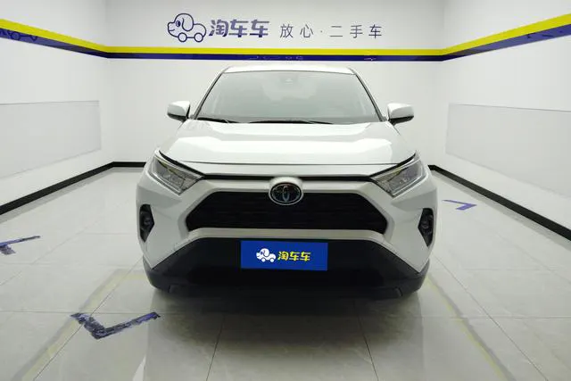 2024 Toyota RAV4 thumbnail 2