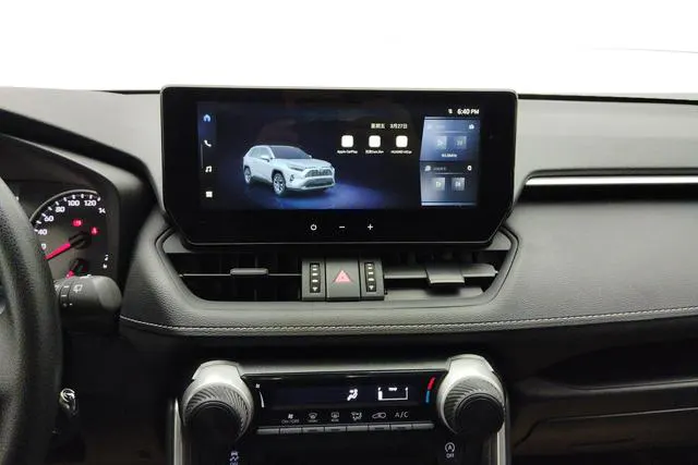2024 Toyota RAV4 thumbnail 5