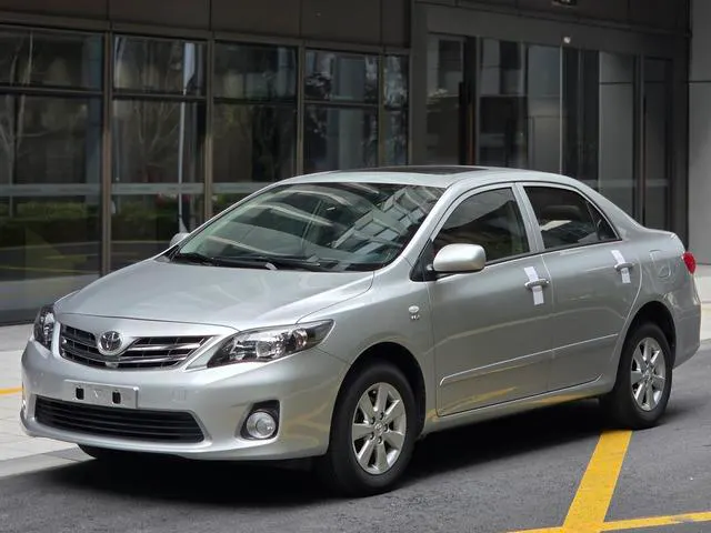 2013 Toyota Corolla photo 1
