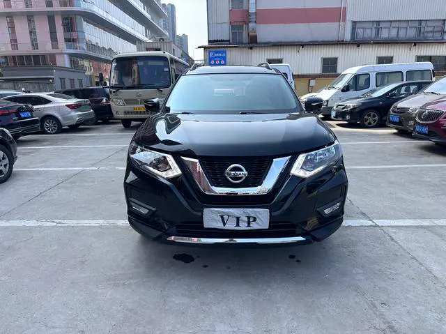 2017 Nissan X-Trail thumbnail 2