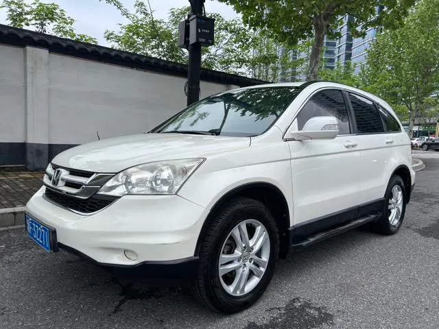 2010 Honda CR-V photo 1