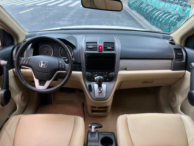 2010 Honda CR-V thumbnail 4