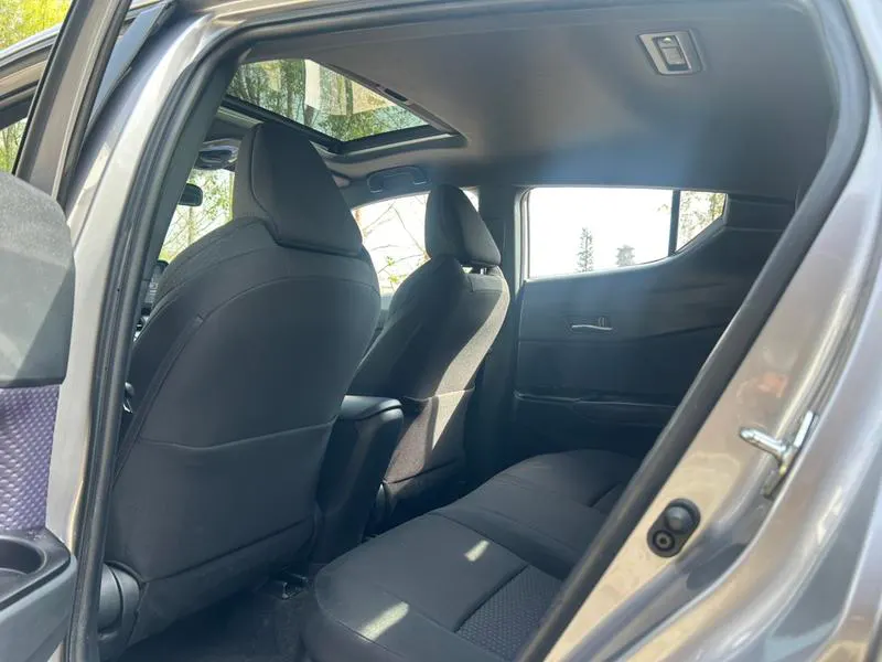 2020 Toyota IZOA thumbnail 11