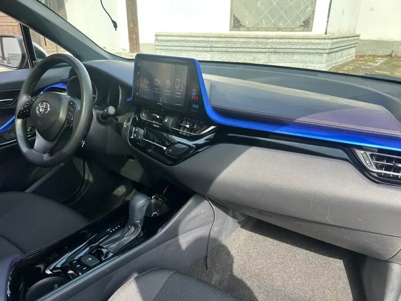 2020 Toyota IZOA thumbnail 9