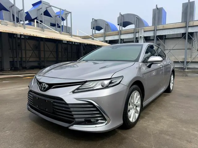 2021 Toyota Camry photo 1