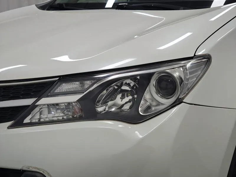 2015 Toyota RAV4 thumbnail 13