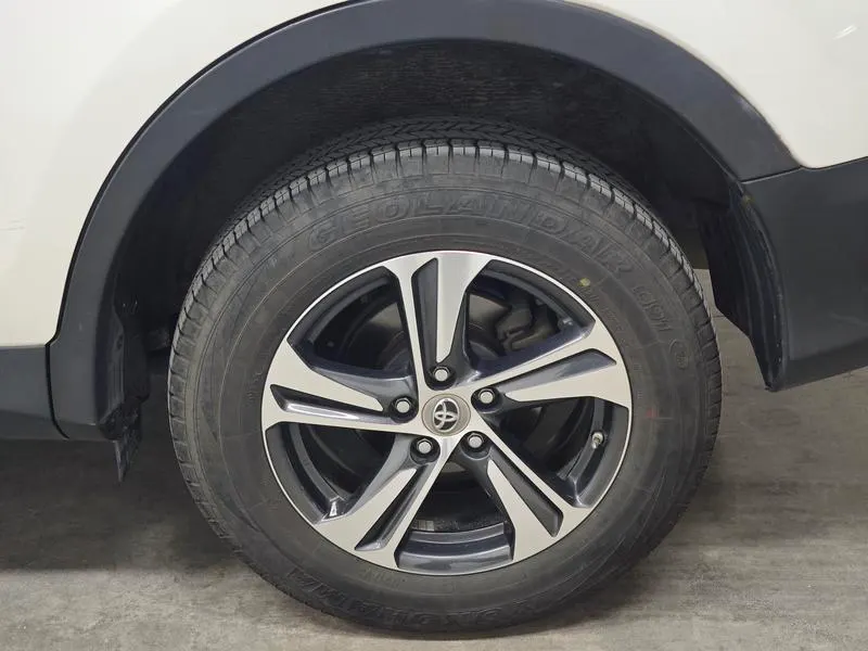 2015 Toyota RAV4 thumbnail 10