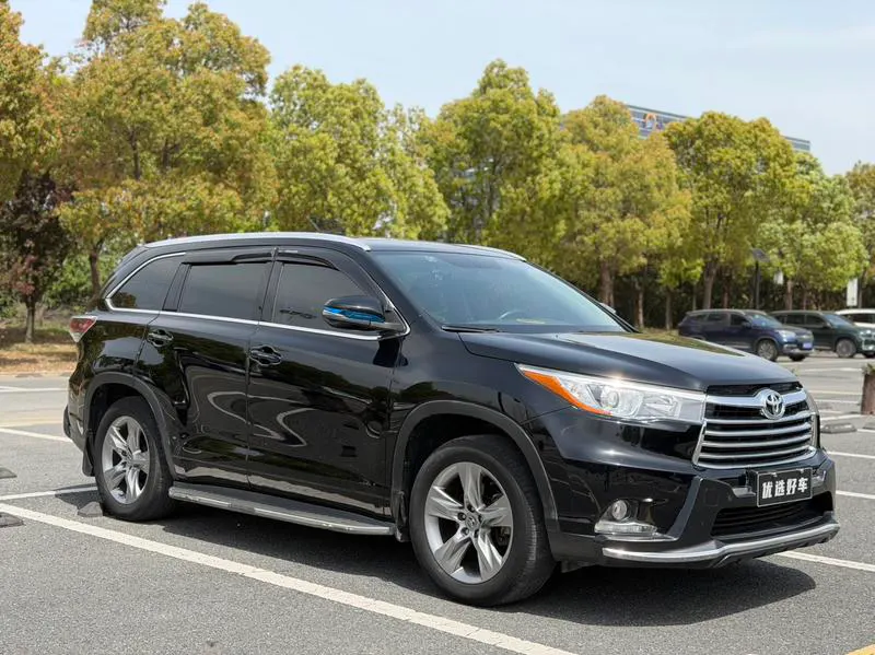 2015 Toyota Highlander thumbnail 2