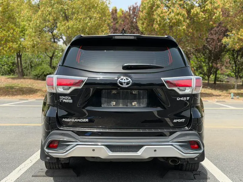 2015 Toyota Highlander thumbnail 5