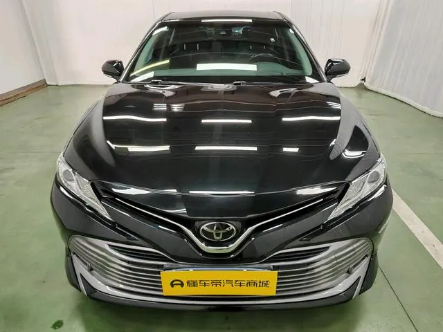 2018 Toyota Camry thumbnail 3