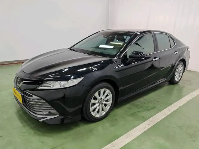 2018 Toyota Camry thumbnail 2