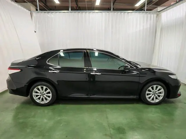2018 Toyota Camry thumbnail 9