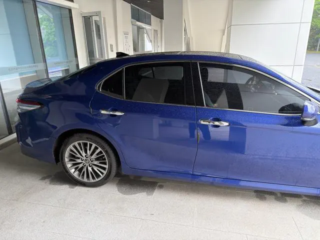 2018 Toyota Camry thumbnail 2
