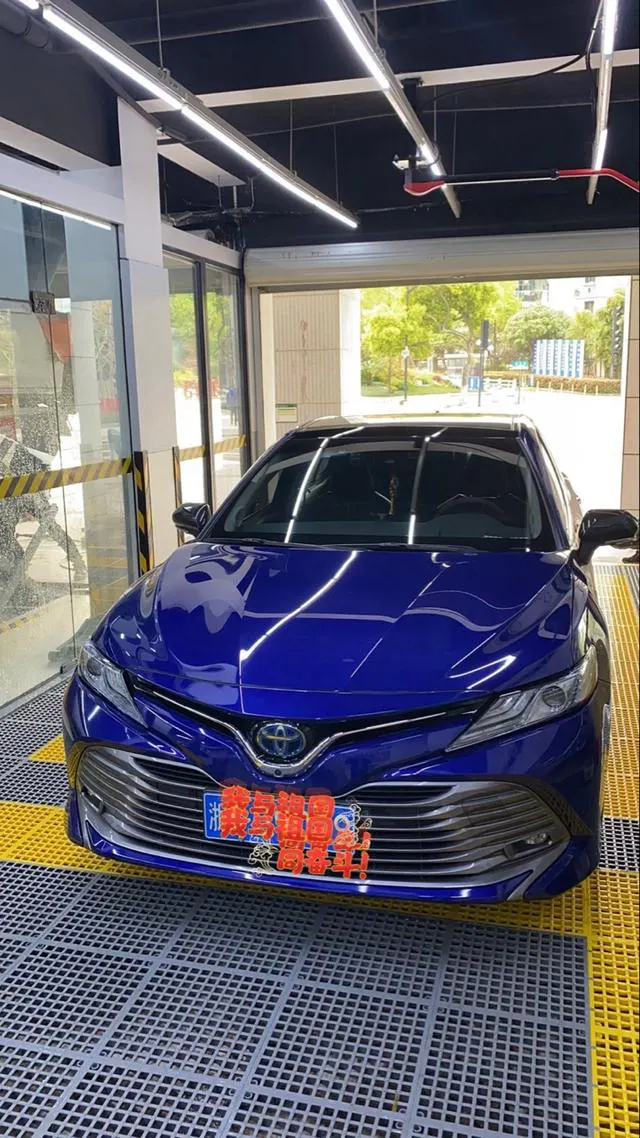 2018 Toyota Camry thumbnail 3