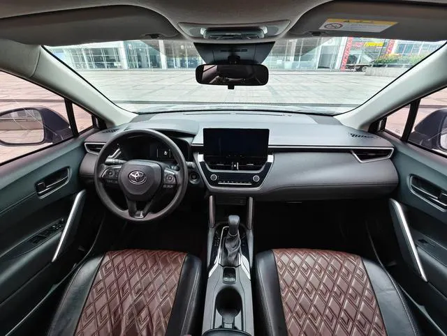 2023 Toyota Corolla Cross thumbnail 4