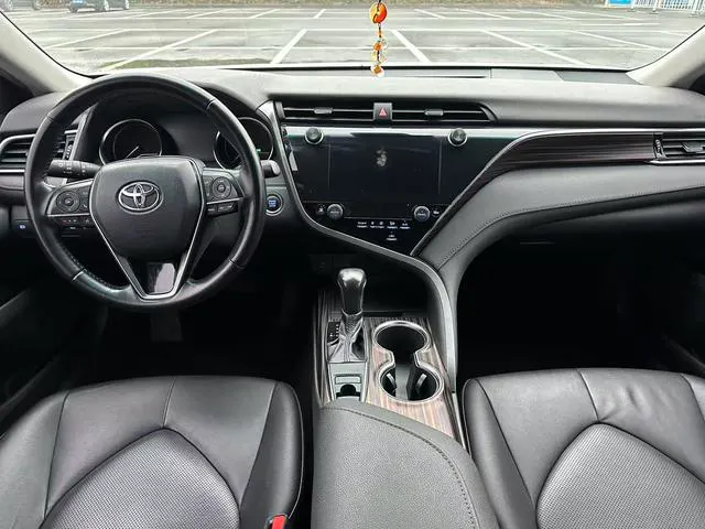 2019 Toyota Camry thumbnail 4