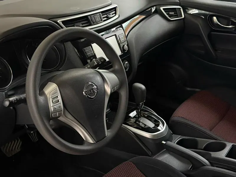 2017 Nissan Qashqai thumbnail 4
