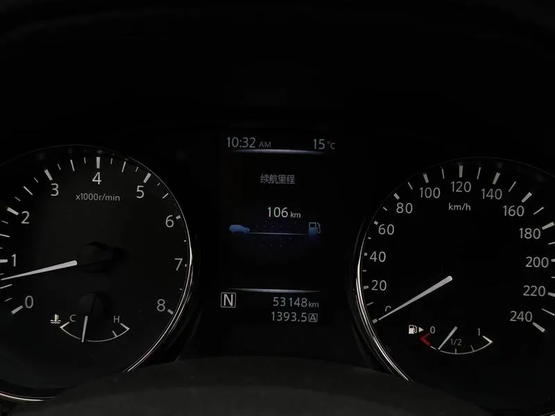 2017 Nissan Qashqai thumbnail 5