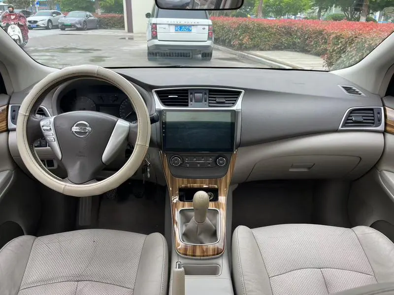 2012 Nissan Sylphy thumbnail 4