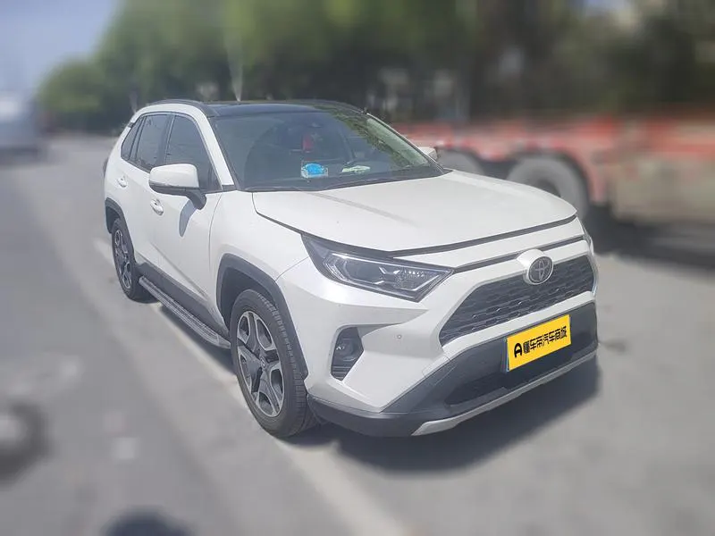 2020 Toyota RAV4 thumbnail 4
