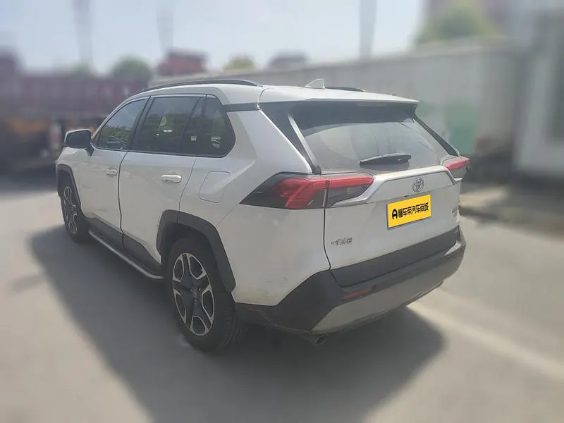 2020 Toyota RAV4 thumbnail 7