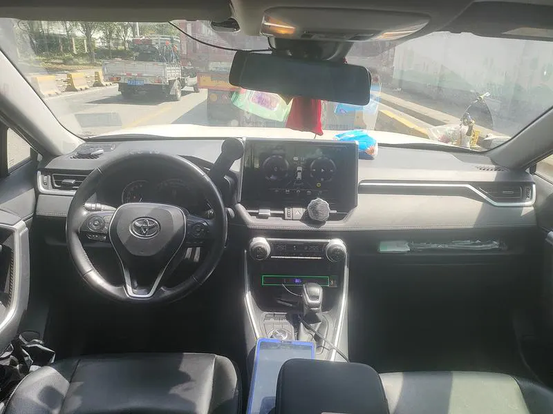 2020 Toyota RAV4 thumbnail 11