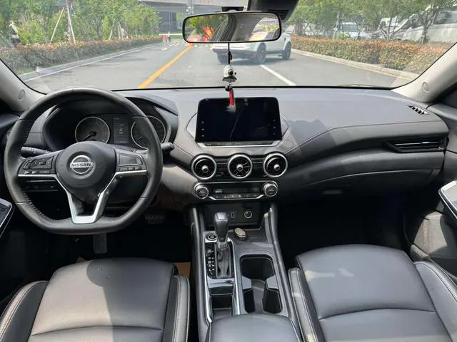 2021 Nissan Sylphy thumbnail 4