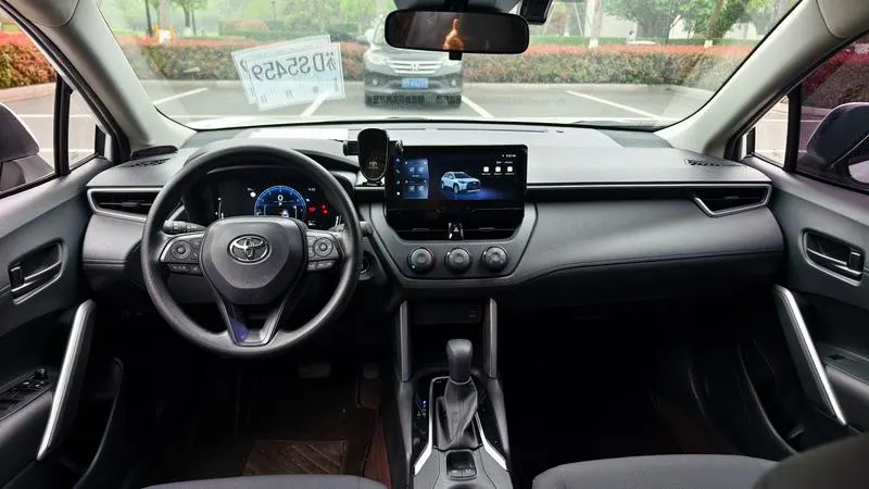 2023 Toyota Corolla Cross thumbnail 4