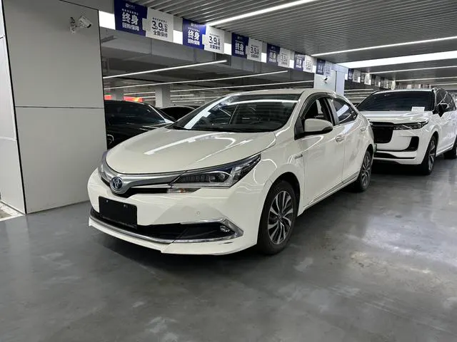 2016 Toyota Corolla Hybrid photo 1