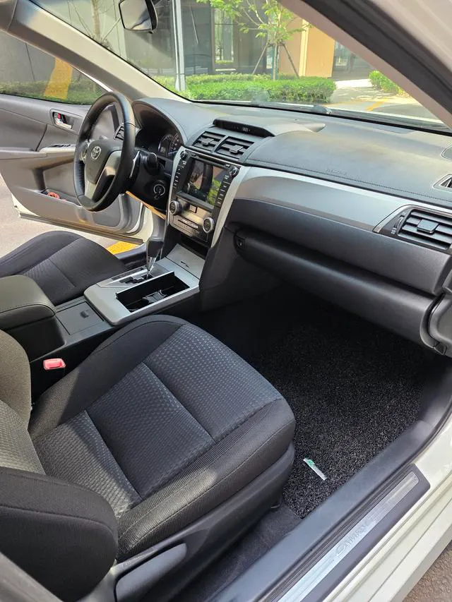 2012 Toyota Camry thumbnail 4