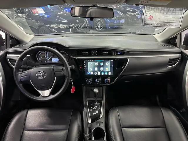 2014 Toyota Corolla thumbnail 4