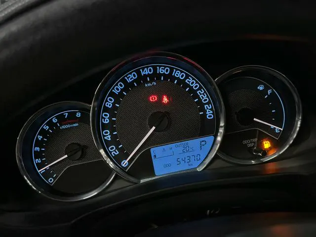 2014 Toyota Corolla thumbnail 5