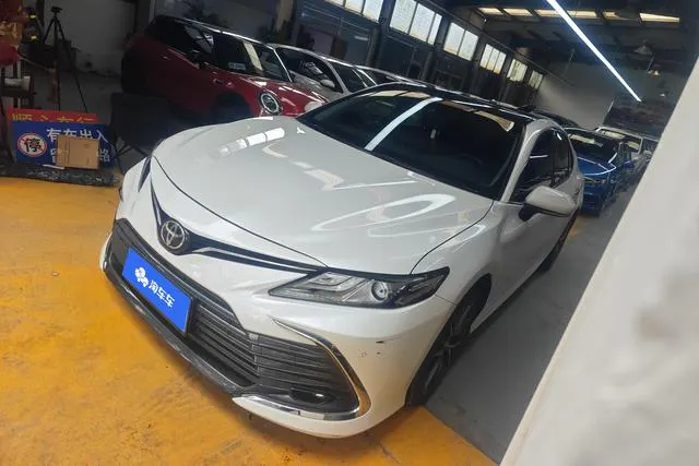 2021 Toyota Camry photo 1