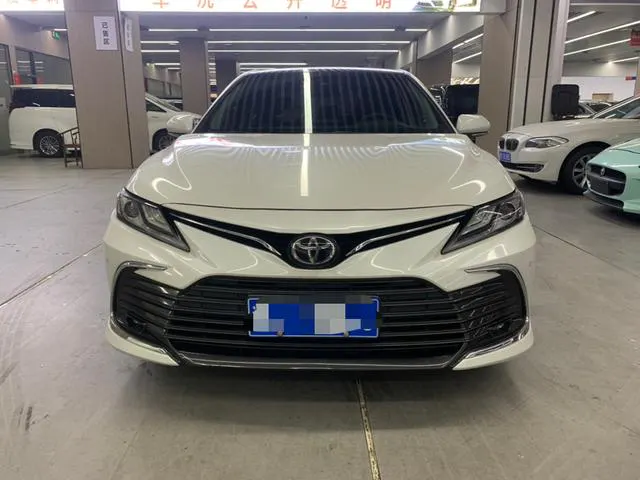 2021 Toyota Camry thumbnail 2