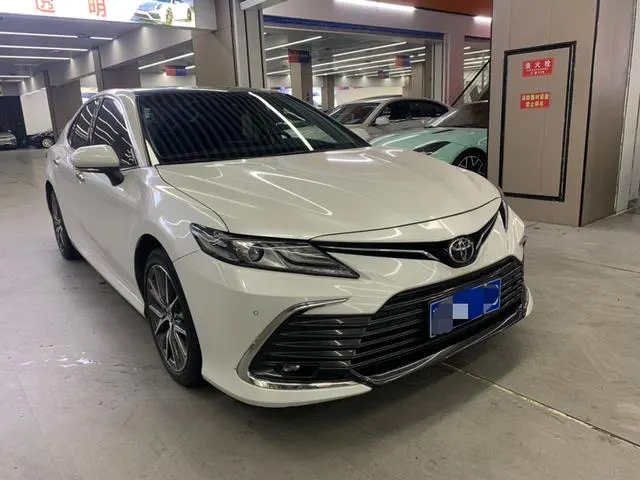2021 Toyota Camry thumbnail 3