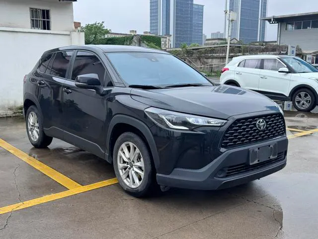 2023 Toyota Corolla Cross thumbnail 3