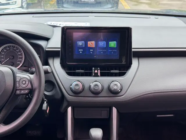 2023 Toyota Corolla Cross thumbnail 5