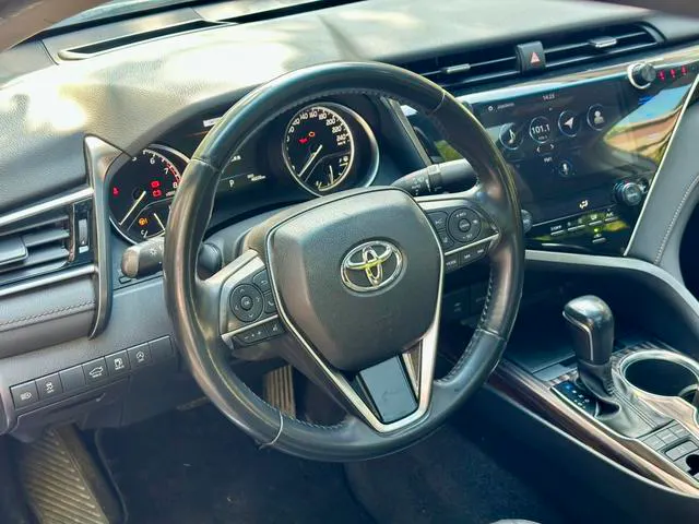 2019 Toyota Camry thumbnail 4
