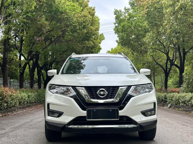 2017 Nissan X-Trail thumbnail 2