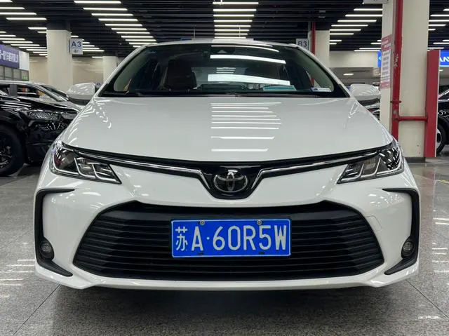 2019 Toyota Corolla thumbnail 2