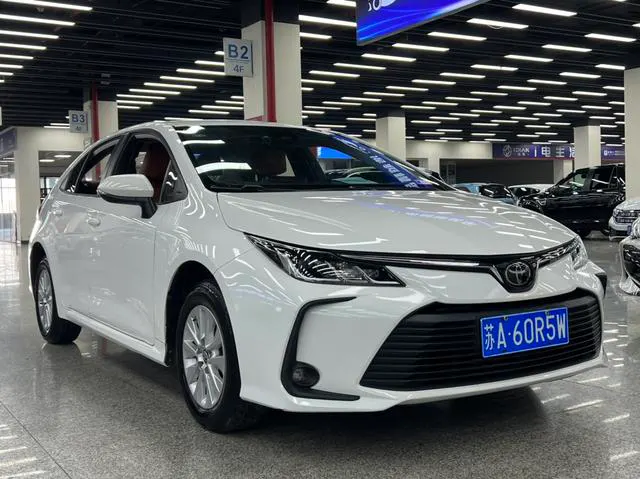 2019 Toyota Corolla thumbnail 3
