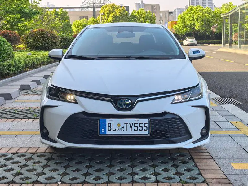 2023 Toyota Corolla thumbnail 2